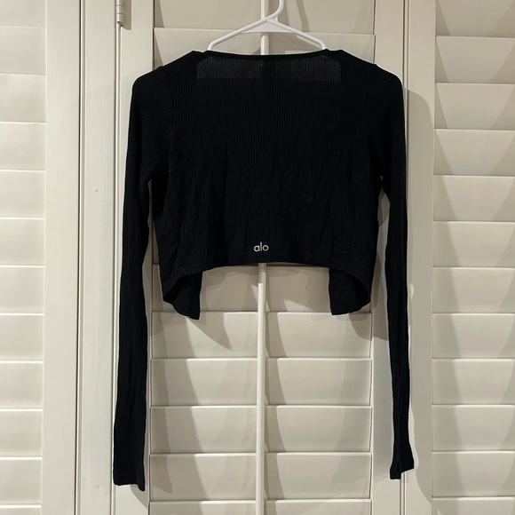 Alo Ribbed Cropped Whisper Cardigan - Picture 6 of 6